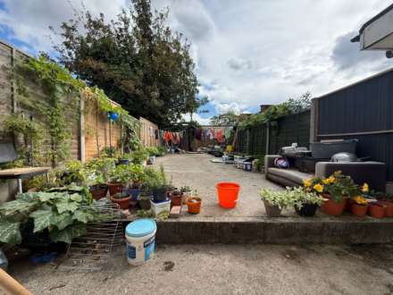 Sibley Grove, Manor Park, E12, Image 13