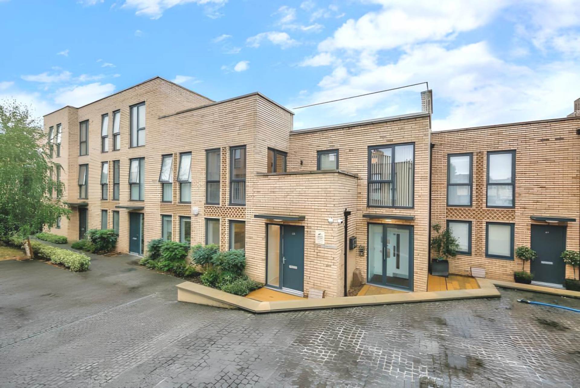 Kempton Mews, East Ham, E6 2BF, Image 2
