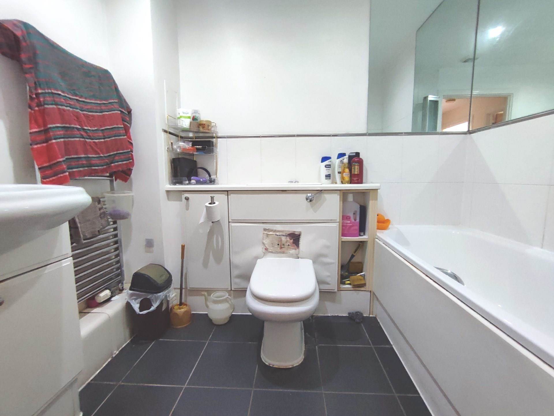 Wards Wharf Approach, London, E16, Image 7