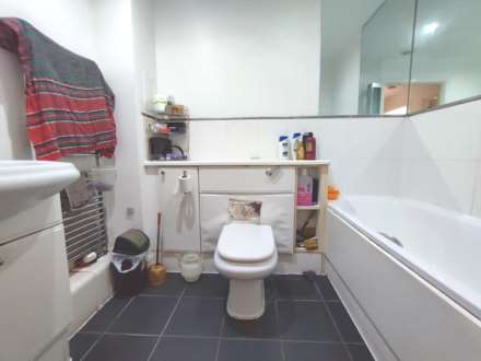 Wards Wharf Approach, London, E16, Image 7
