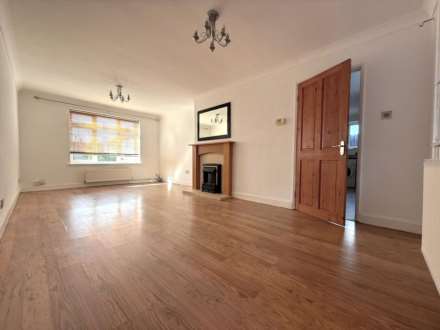 3 Bedroom Semi-Detached, Jenningham Drive, Grays, RM16