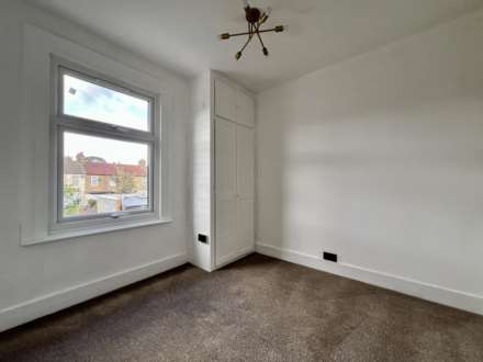 Henley Road, Ilford, IG1, Image 10