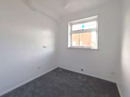 Kempton Road, East Ham, E6 2PB, Image 15