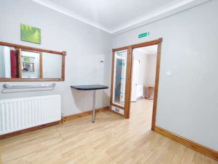 Kempton Road, East Ham, E6 2PB, Image 3