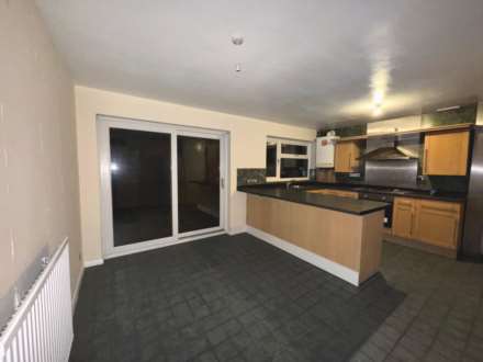 Chafford Walk, Rainham, RM13, Image 4