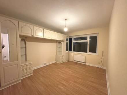 Chafford Walk, Rainham, RM13, Image 6