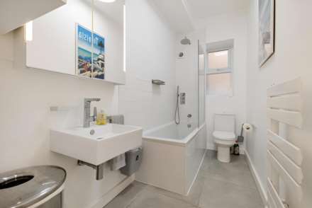 Central Park Road, East Ham, E6, Image 6