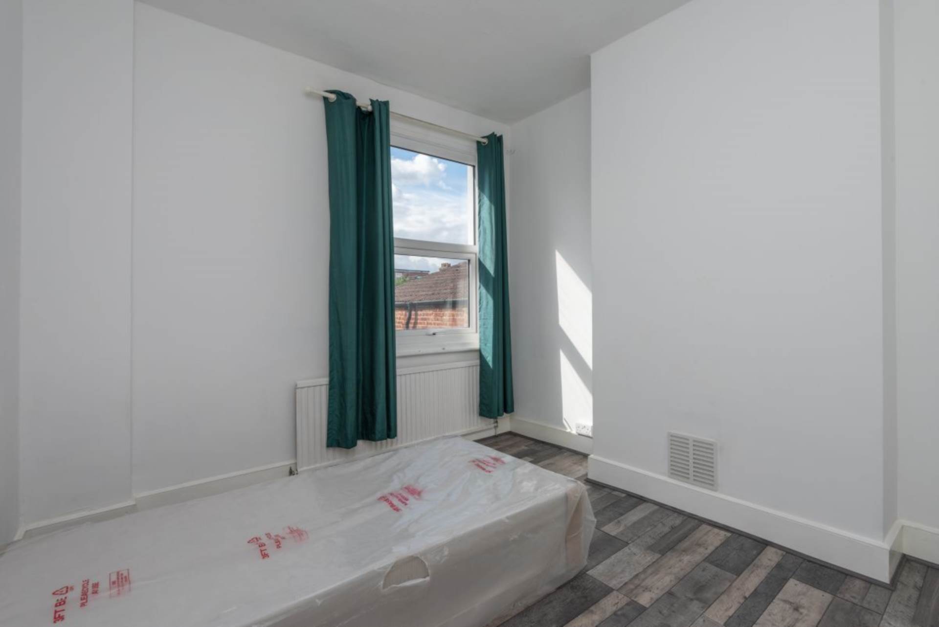 Seventh Avenue, Manor Park, E12 5JH, Image 9