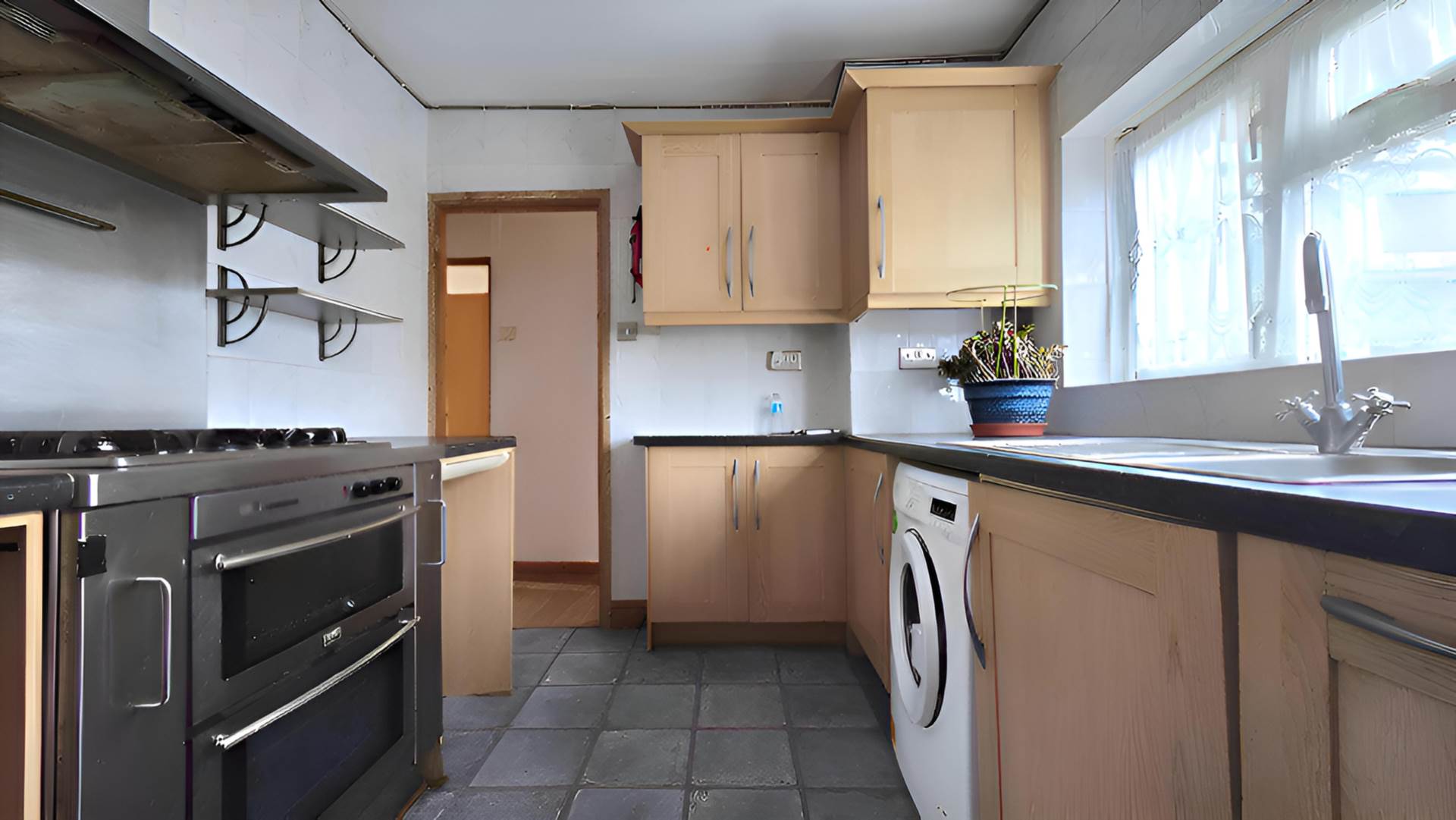 Curzon Cres, Creekmouth, IG11 0LA, Image 2