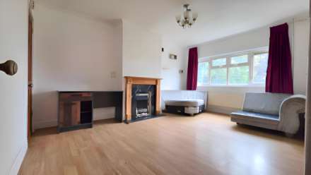 Curzon Cres, Creekmouth, IG11 0LA, Image 3