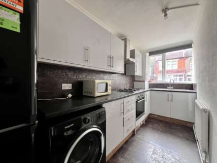 Landseer Avenue, London, E12 6JD, Image 4