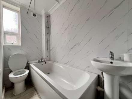 Landseer Avenue, London, E12 6JD, Image 5