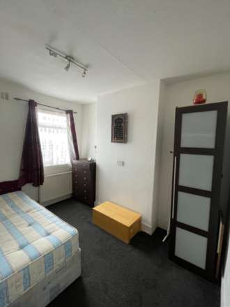 Central Park Road, East Ham, E6, Image 6