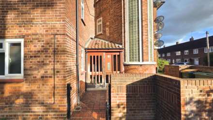 Folkestone Road, London, E6 6AZ