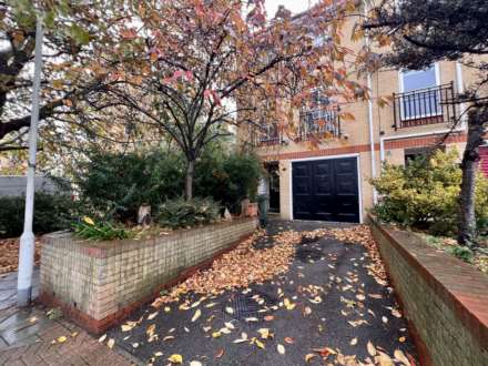 Angelica Drive, London, E6 6NS, Image 2