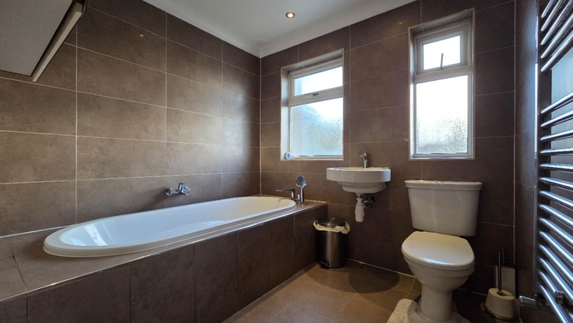 Stradbroke Grove, Ilford, IG5 0DH, Image 10