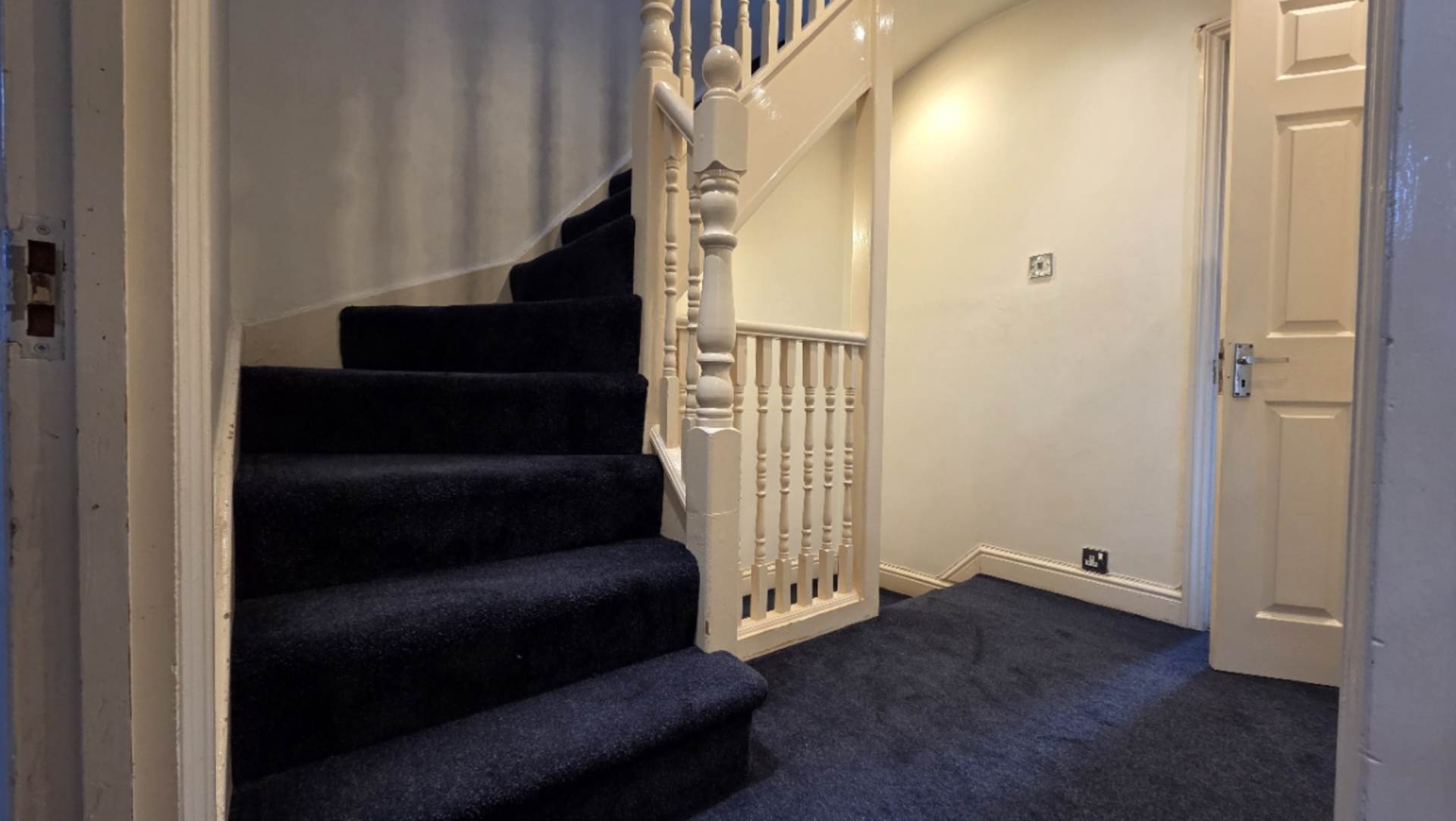 Stradbroke Grove, Ilford, IG5 0DH, Image 11