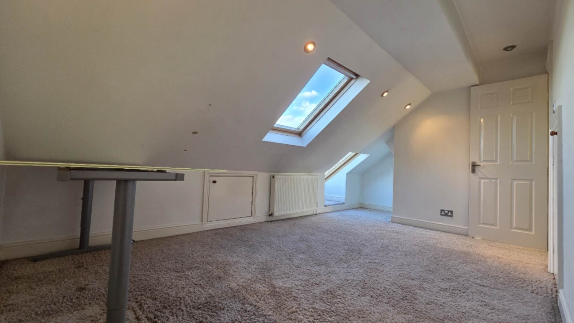 Stradbroke Grove, Ilford, IG5 0DH, Image 13