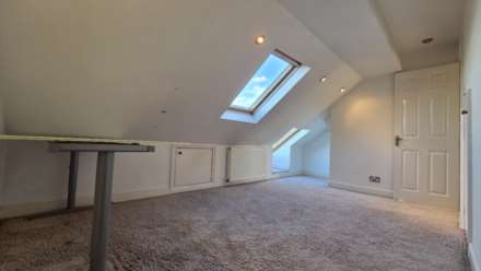 Stradbroke Grove, Ilford, IG5 0DH, Image 13