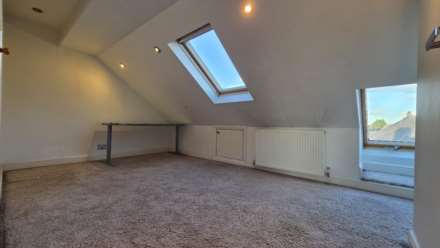 Stradbroke Grove, Ilford, IG5 0DH, Image 14