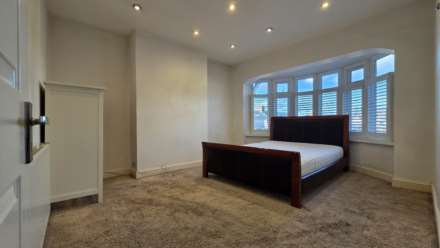 Stradbroke Grove, Ilford, IG5 0DH, Image 7