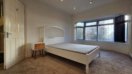 Stradbroke Grove, Ilford, IG5 0DH, Image 8