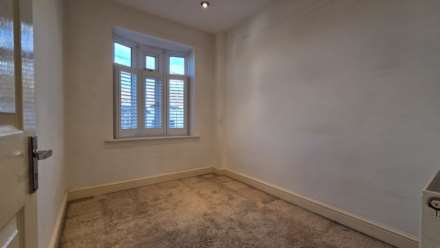 Stradbroke Grove, Ilford, IG5 0DH, Image 9