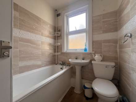 Gladstone Avenue, Manor Park, E12 6NS, Image 6