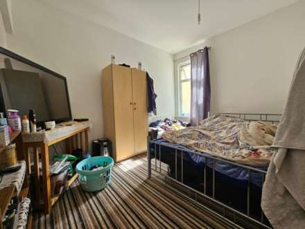 Fourth Avenue, London, E12 6DR, Image 4