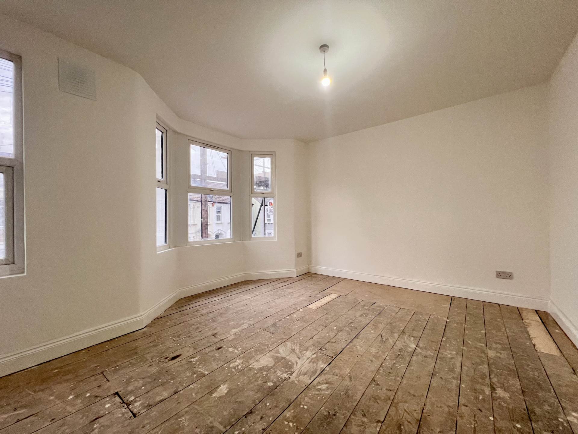 East Avenue, London, E12 6SQ, Image 6