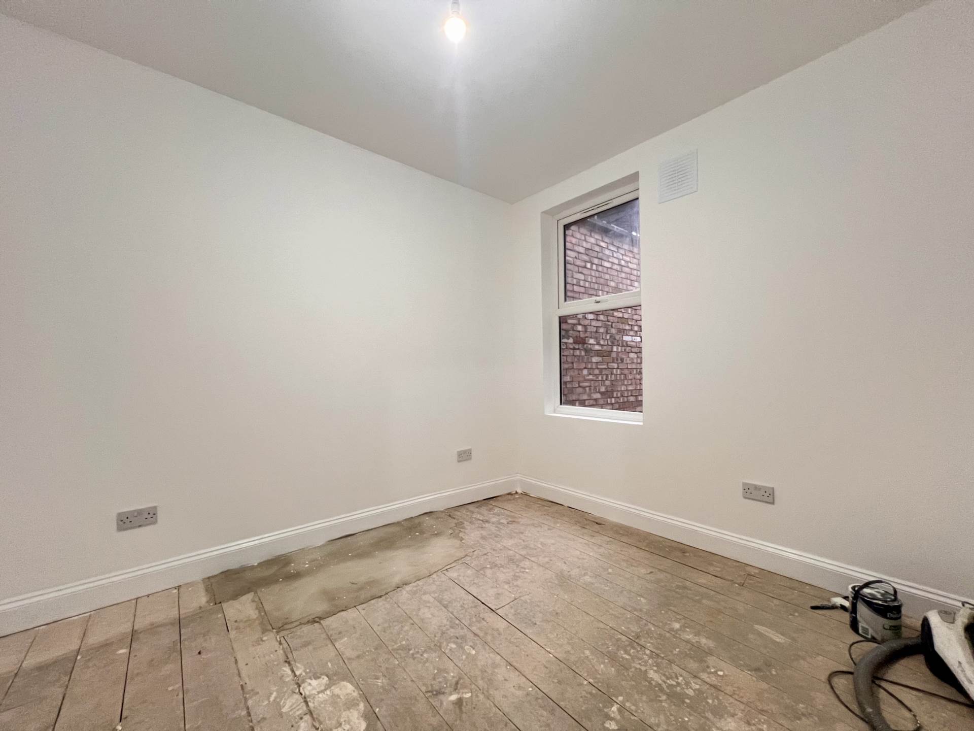 East Avenue, London, E12 6SQ, Image 8