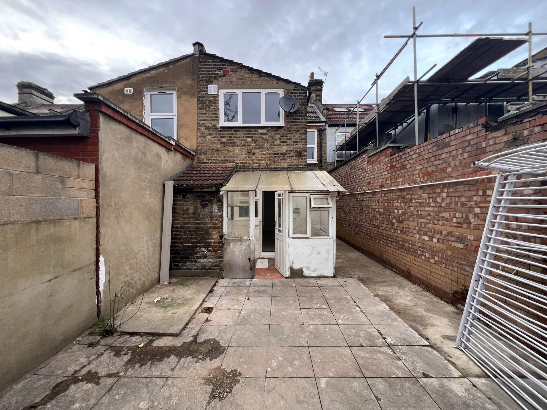 East Avenue, London, E12 6SQ, Image 9