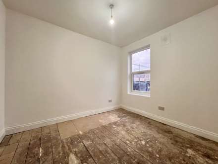 East Avenue, London, E12 6SQ, Image 4