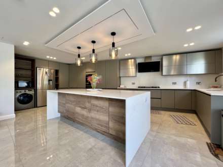 6 Bedroom Commercial Property, Donald Drive, Romford, RM6 5EB