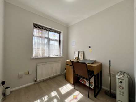 Donald Drive, Romford, RM6 5EB, Image 28