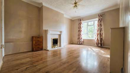 Bastable Avenue, Barking, IG11 0LA, Image 4