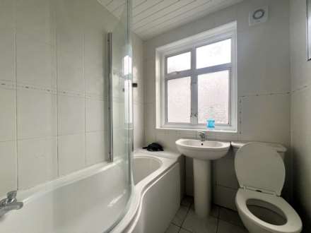 Lawrence Avenue, London, E12 5QP, Image 8