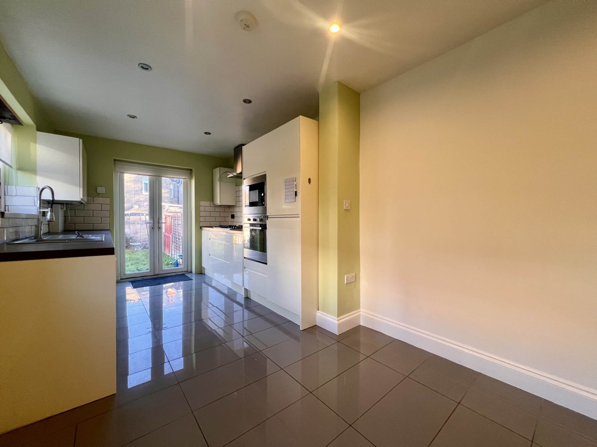 Beverley Road, London, E6 3LH, Image 2