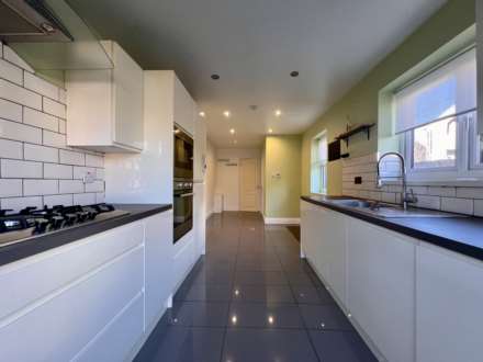 Beverley Road, London, E6 3LH, Image 3