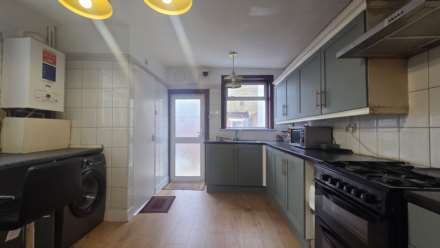 Shrewsbury Road, Forest Gate, E7 8AL, Image 5