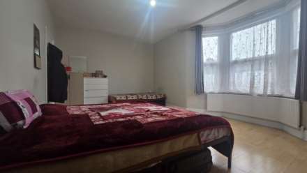 Shrewsbury Road, Forest Gate, E7 8AL, Image 8