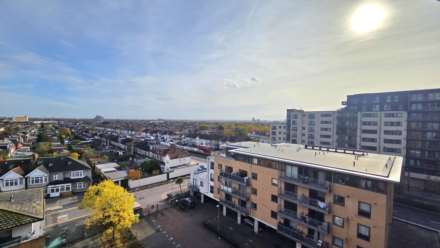 Parham Drive, Gants Hill, IG2, Image 13