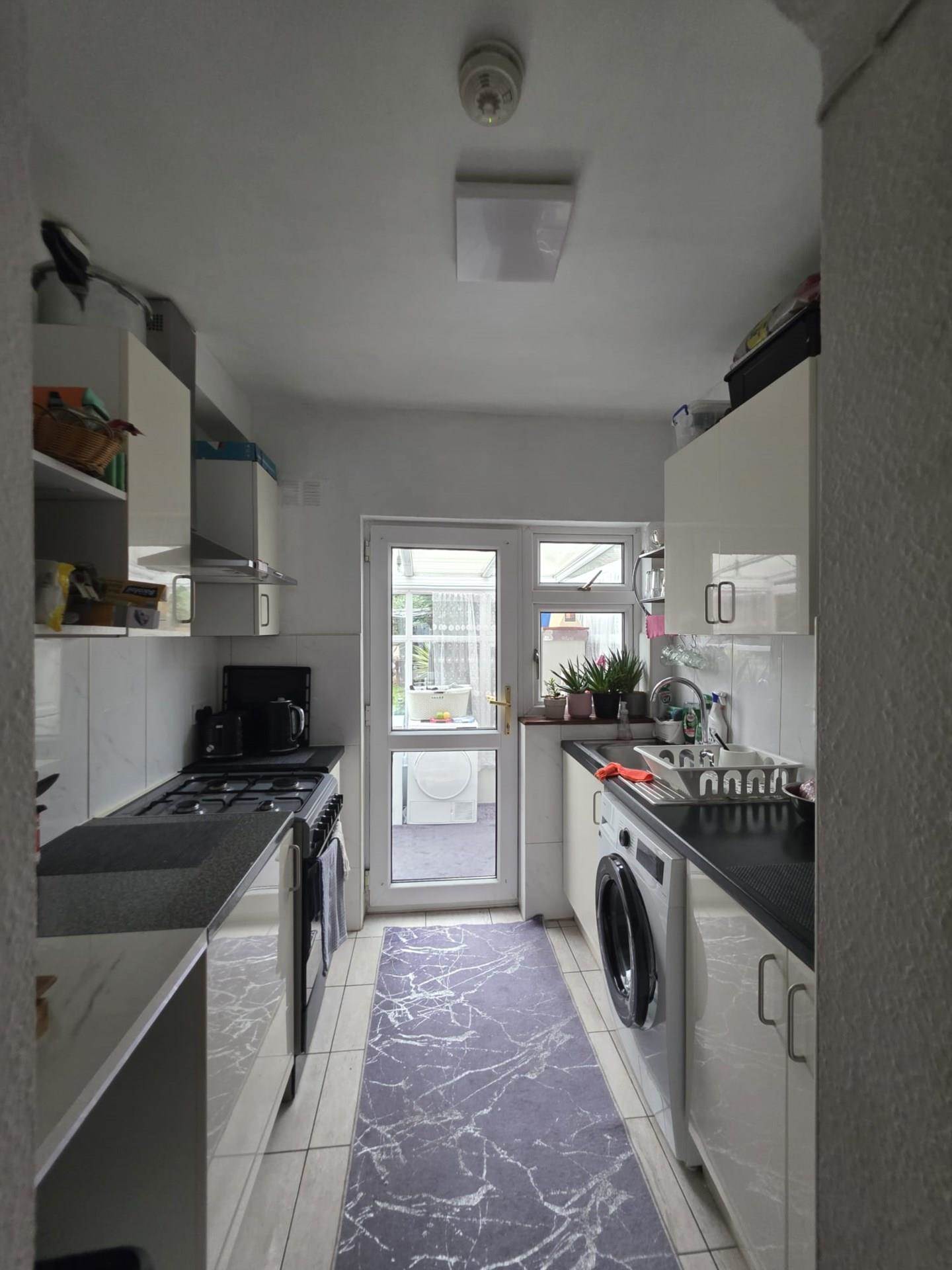 Clarendon Road, Edmonton, N18, Image 3