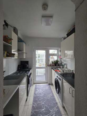 Clarendon Road, Edmonton, N18, Image 3