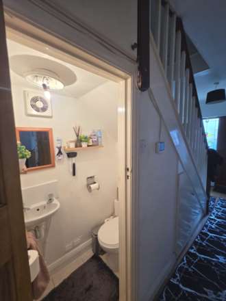 Clarendon Road, Edmonton, N18, Image 6