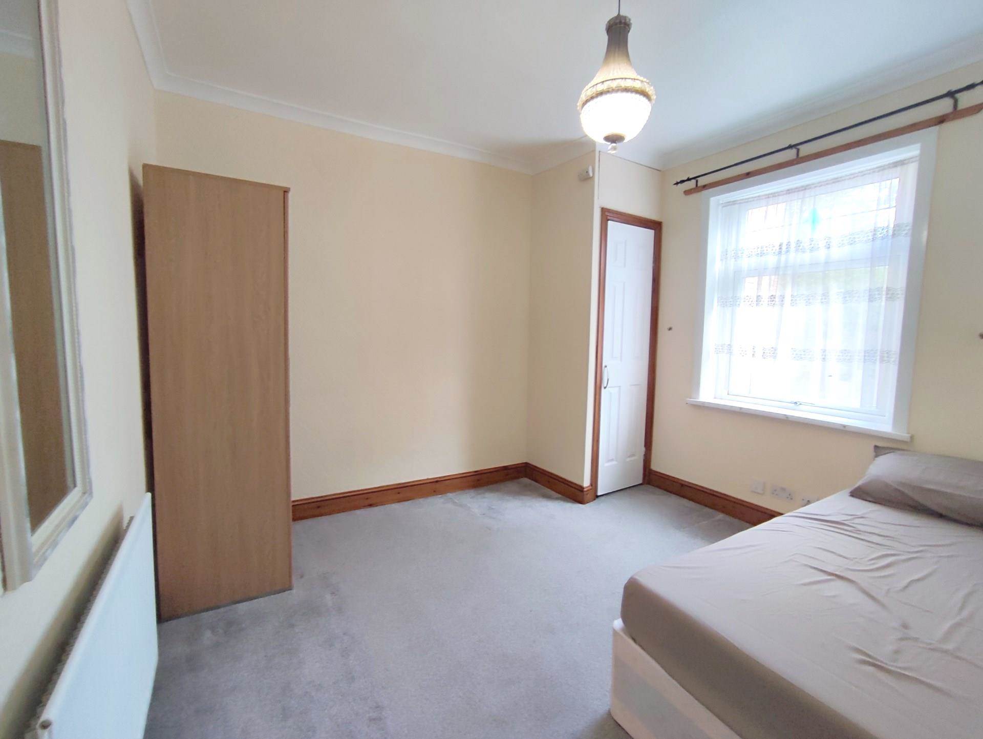 Kempton Road, East Ham, E6 2PB, Image 9