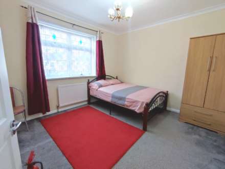 Kempton Road, East Ham, E6 2PB, Image 7