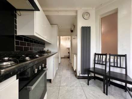 Little Ilford Lane, London, E12 5PW, Image 11