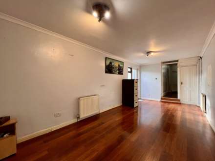 Little Ilford Lane, London, E12 5PW, Image 6