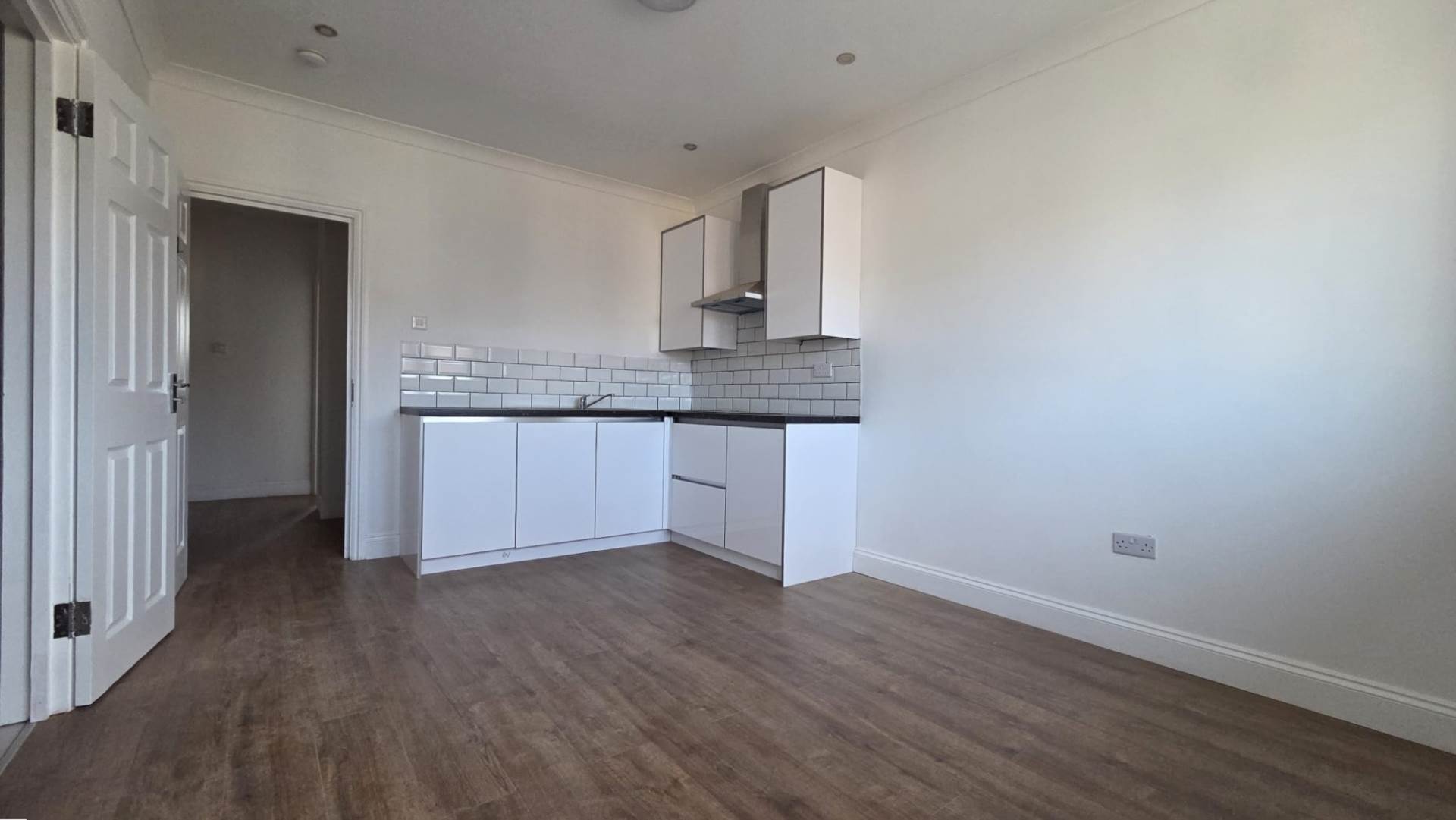 Leyswood Drive, Ilford, IG2 7JE, Image 4